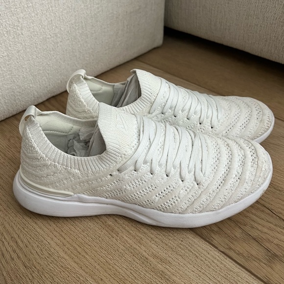 APL Techloom Wave Sneakers in White/White - Picture 9 of 12